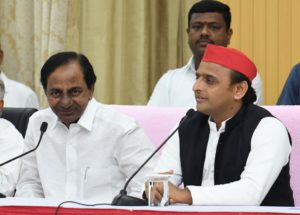 Akhilesh Yadav Addressing Press Conference with Telangana CM KCR at Hyderabad (23)