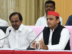 Akhilesh Yadav Addressing Press Conference with Telangana CM KCR at Hyderabad (24)