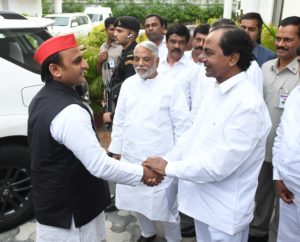 Akhilesh Yadav Addressing Press Conference with Telangana CM KCR at Hyderabad (30)