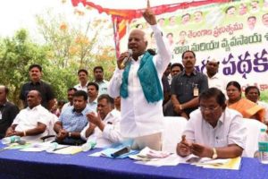 Dy.CM (Education) Kadiyam Srihari participated in Rythu Bandhu program in Bhupalapally (1)