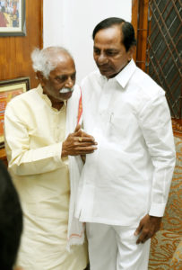 KCR visited the residence of Bandaru Dattatreya MP and expressed his condolences on the demise of his son Bandaru Vaishnav (2)