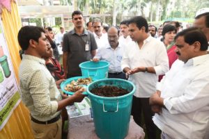 Minister KTR Redressing Grievance of Octogenarian woman steals the show at Mana Nagaram (5)