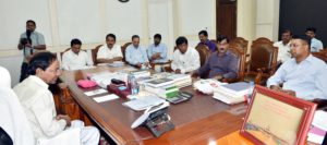 CM KCR Instructed Officials to Make Use of MGNREGA funds for TelanganakuHarithaharam programme (2)