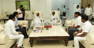 Former PM H. D. Deve Gowda Meets Telangana CM KCR at Pragathi Bhavan (2)