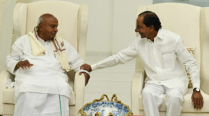 Former PM H. D. Deve Gowda Meets Telangana CM KCR at Pragathi Bhavan (4)