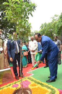 Hon'ble President of India planting of sapling at Rashtrapati Nilayam (14)