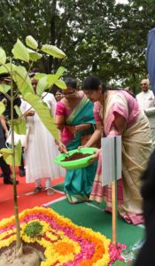 Hon'ble President of India planting of sapling at Rashtrapati Nilayam (7)