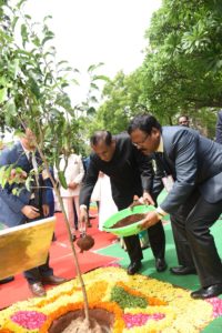 Hon'ble President of India planting of sapling at Rashtrapati Nilayam (9)