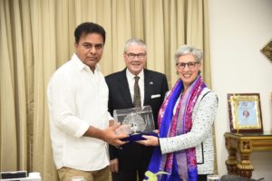 Governor of Victoria, Linda Dessau AC, and Ms Susan Grace, Australia Consul General called on Hon’ble Minister for MA&UD KTR (3)