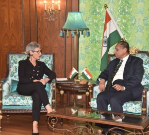 H.E. Ms. Linda Dessau, Hon’ble Governor of Victoria, Australia and Ms. Susan Grace, Australian Consulate General met Hon'ble Governor E.S.L. Narasimhan (5)