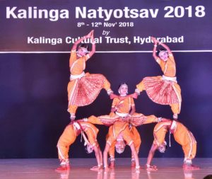 Governor E.S.L. Narasimhan participated in Annual Dance Festival Natyotsav 2018 organised by Kalinga Cultural Trust (14)