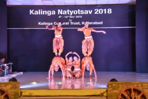 Governor E.S.L. Narasimhan participated in Annual Dance Festival Natyotsav 2018 organised by Kalinga Cultural Trust (15)