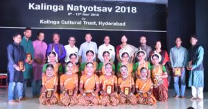 Governor E.S.L. Narasimhan participated in Annual Dance Festival Natyotsav 2018 organised by Kalinga Cultural Trust (2)