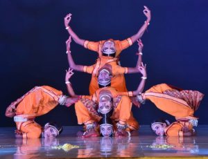 Governor E.S.L. Narasimhan participated in Annual Dance Festival Natyotsav 2018 organised by Kalinga Cultural Trust (20)