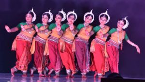 Governor E.S.L. Narasimhan participated in Annual Dance Festival Natyotsav 2018 organised by Kalinga Cultural Trust (7)