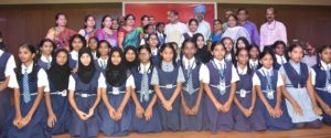 Governor Stresses Need for Cleanliness and Greenery in Schools (12)