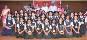 Governor Stresses Need for Cleanliness and Greenery in Schools (13)