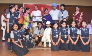 Governor Stresses Need for Cleanliness and Greenery in Schools (5)