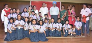 Governor Stresses Need for Cleanliness and Greenery in Schools (7)