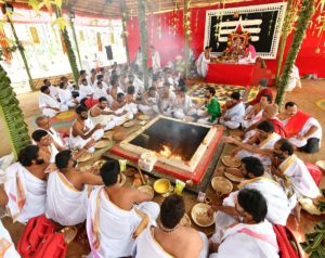 CM KCR Third day SahasraChandiYagam at Yerravalli, Farm House (24)