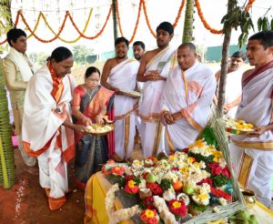 CM KCR Third day SahasraChandiYagam at Yerravalli, Farm House (6)