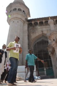 A.K.Khan Advisor to Govt. Minority Affairs visited Mecca Masjid & Inspected Renovation Works (8)