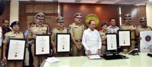 SKOCH AWARDS 2019 Home Minister Felicitated Award Winners of Hyderabad Police Commissionerate (2)