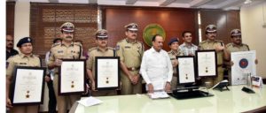 SKOCH AWARDS 2019 Home Minister Felicitated Award Winners of Hyderabad Police Commissionerate (3)