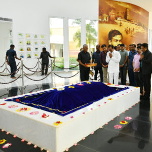 KCR Paid floral tributes to Late A. P. J. Abdul Kalam (2)