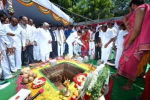 CM KCR Performs Bhoomi Puja for Telangana New Assembly Building (20)