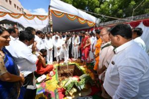 CM KCR Performs Bhoomi Puja for Telangana New Assembly Building (4)