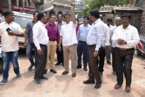 Principal Secretary to Govt. (MA&UD) visits Mozamjahi Market (5)