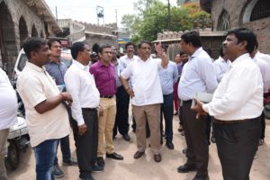 Principal Secretary to Govt. (MA&UD) visits Mozamjahi Market (6)