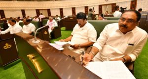 CM KCR Present Full-Fledged Budget 2019 in Telangana Assembly for Year 2019-20 (6)