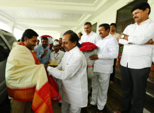 Telangana CM KCR, AP CM Jagan Meet in Hyderabad (2)