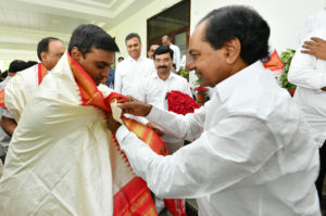 Telangana CM KCR, AP CM Jagan Meet in Hyderabad (6)