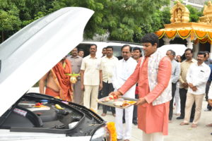 Telangana CM KCR in his Official Residence Performed Vehicle Pooja & Ayudha Pooja (7)