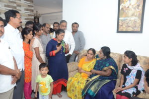 Governor Dr Tamilisai Soundararajan Visits House of Dr Priyanka Reddy & Consoled Bereaved Family Members (2)