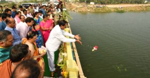 CM KCR Visits Vemulawada & Mid Manair (14)