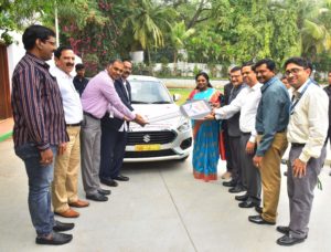 HPCL Information Systems Center Donated Maruti Suzuki Swift Dezire Car to Red Cross Blood Bank (2)