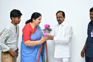 On the New Year’s Day, Several Prominent Personalities Called on CM KCR at Pragati Bhavan (11)