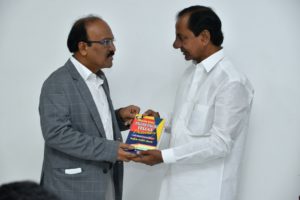 On the New Year’s Day, Several Prominent Personalities Called on CM KCR at Pragati Bhavan (19)