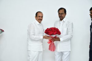 On the New Year’s Day, Several Prominent Personalities Called on CM KCR at Pragati Bhavan (5)