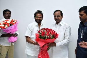 On the New Year’s Day, Several Prominent Personalities Called on CM KCR at Pragati Bhavan (7)