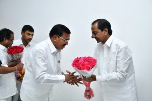 On the New Year’s Day, Several Prominent Personalities Called on CM KCR at Pragati Bhavan (9)
