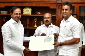 CM KCR Agrees in Principle to Provide Drinking Water to Tamil Nadu (2)