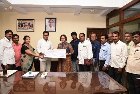 Telangana: Director of Municipal Administration donated the HUDCO Rs 1 Lakh Cash Prize to CM Relief Fund