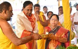 CM KCR Third day SahasraChandiYagam at Yerravalli, Farm House