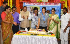 Governor ESL Narasimhan Presenting Memento to Gold Medallist PV Sindhu