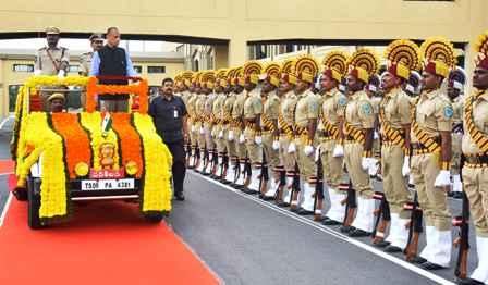 Governor ESL Narasimhan Given Warm Send off From Begumpet Airport